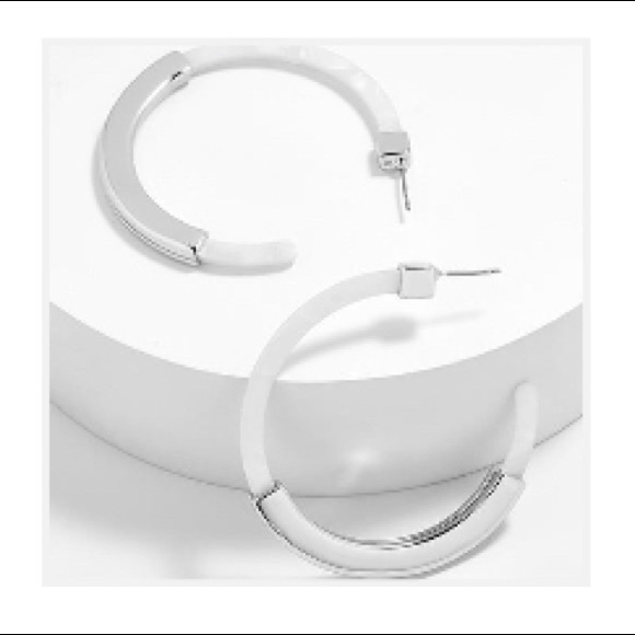 Available now ✨BAUBLE BAR STYLE RESIN HOOP EARRING - Picture 5 of 8